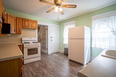 61 Maple St, West Springfield, MA 01089 photo 15