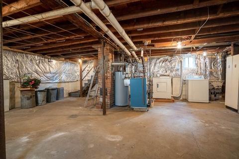 61 Maple St, West Springfield, MA 01089 photo 32