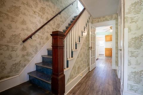 61 Maple St, West Springfield, MA 01089 photo 5