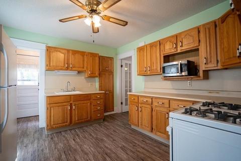 61 Maple St, West Springfield, MA 01089 photo 13