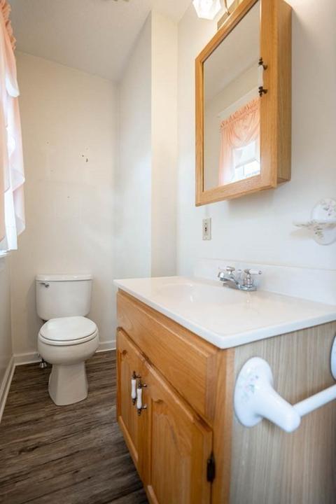 61 Maple St, West Springfield, MA 01089 photo 18
