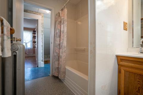 61 Maple St, West Springfield, MA 01089 photo 23
