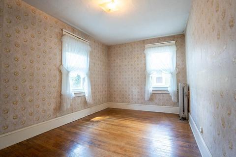 61 Maple St, West Springfield, MA 01089 photo 25