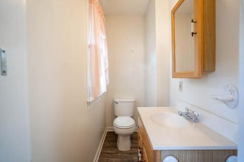 61 Maple St, West Springfield, MA 01089 photo 17
