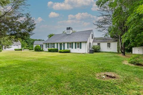 60 Maple Ave, Atkinson, NH 03811 photo 1