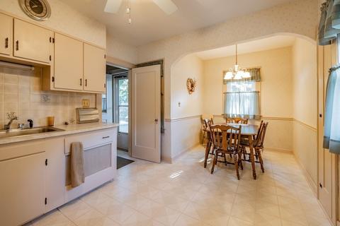 95 Marsden St, Springfield, MA 01109 photo 5