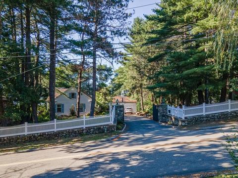 26 Broadway, Stoneham, MA 02180 photo 1