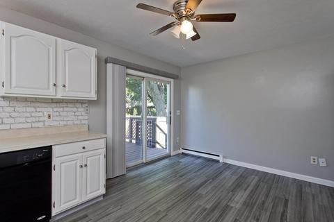 17 John St, Chicopee, MA 01013 photo 9