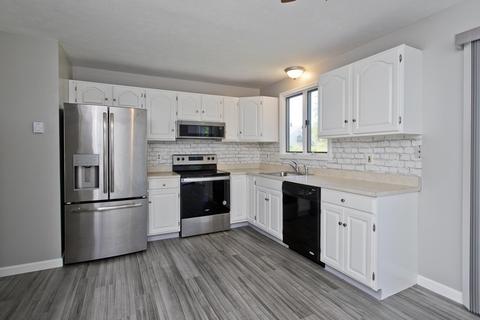 17 John St, Chicopee, MA 01013 photo 8