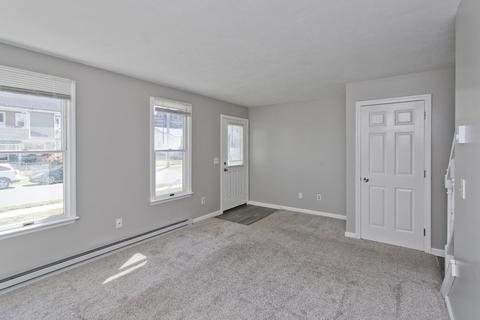 17 John St, Chicopee, MA 01013 photo 4