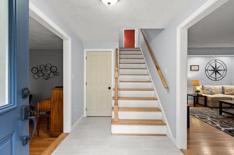 7 Newhouse Dr, Derry, NH 03038 photo 4
