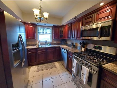 96 School St, Fall River, MA 02720 photo 2