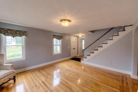 28 Cedar St, Palmer, MA 01080 photo 3