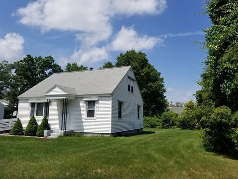 17 Willow St, Ware, MA 01082 photo 2