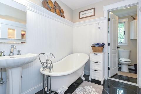 35 Winston Ave, Bourne, MA 02532 photo 2