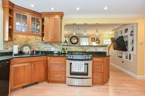 35 Winston Ave, Bourne, MA 02532 photo 5