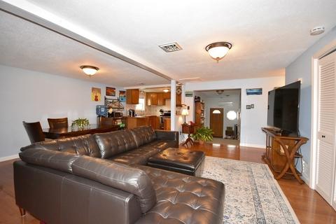 74 Williamson St, Fall River, MA 02720 photo 5