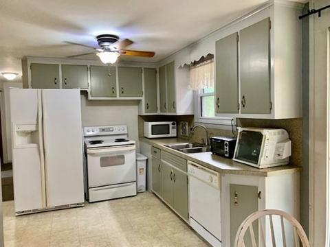 570 New Ludlow Rd, Chicopee, MA 01020 photo 6