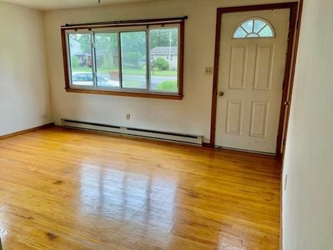 570 New Ludlow Rd, Chicopee, MA 01020 photo 2