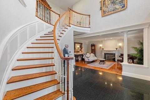 10 Navaho Dr, Canton, MA 02021 photo 5