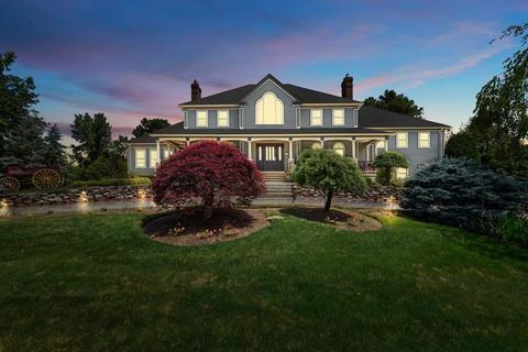 10 Navaho Dr, Canton, MA 02021 photo 1