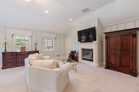 10 Navaho Dr, Canton, MA 02021 photo 21