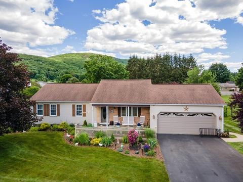12 Duda Dr, Easthampton, MA 01027 photo 1