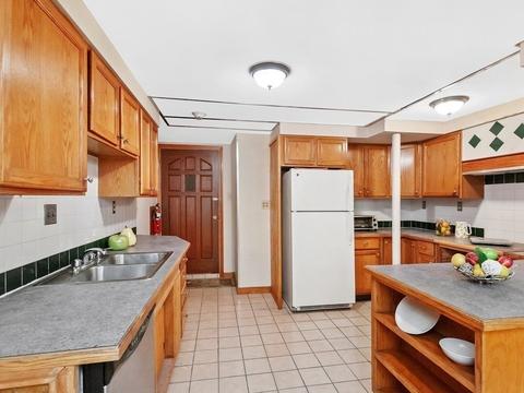 1906 Beacon St, Brookline, MA 02445 photo 24