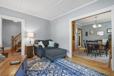 17 Trask St, Danvers, MA 01923 photo 5