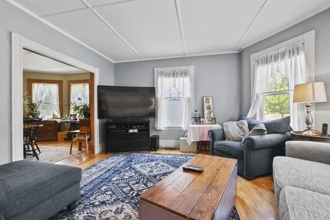 17 Trask St, Danvers, MA 01923 photo 4