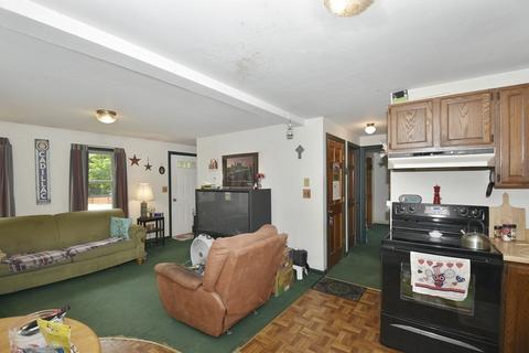 63 Peach St, Barre, MA 01005 photo 4
