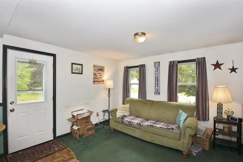 63 Peach St, Barre, MA 01005 photo 3