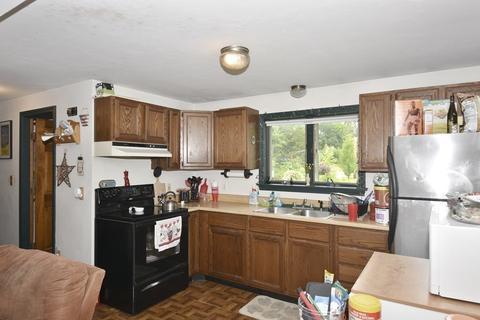 63 Peach St, Barre, MA 01005 photo 6