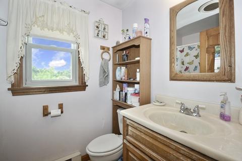 63 Peach St, Barre, MA 01005 photo 12