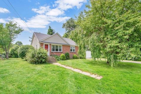 5 Clough St, Springfield, MA 01118 photo 2