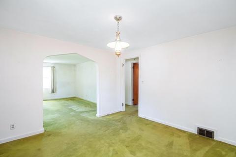 5 Clough St, Springfield, MA 01118 photo 8