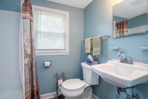 5 Clough St, Springfield, MA 01118 photo 17
