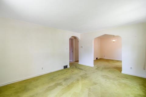 5 Clough St, Springfield, MA 01118 photo 10