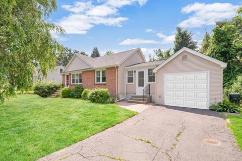5 Clough St, Springfield, MA 01118 photo 1