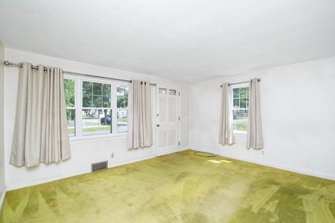 5 Clough St, Springfield, MA 01118 photo 7