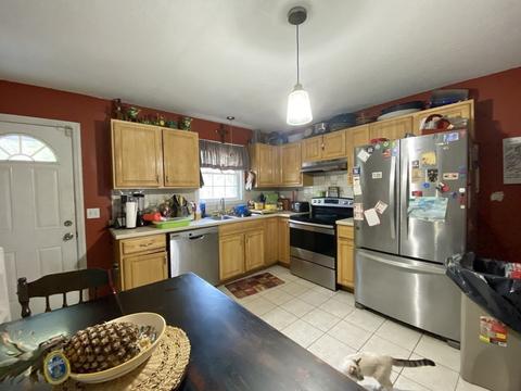 186 Hampden St, Springfield, MA 01151 photo 8