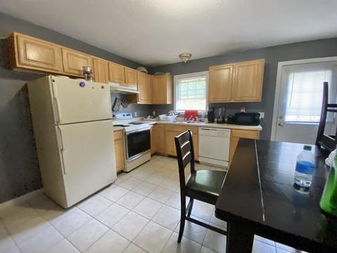 186 Hampden St, Springfield, MA 01151 photo 3