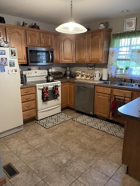 278 Charles St, Fall River, MA 02724 photo 10