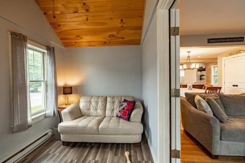 16 Maple St, Mendon, MA 01756 photo 15