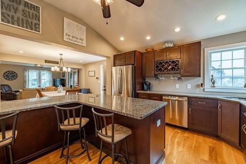 16 Maple St, Mendon, MA 01756 photo 16