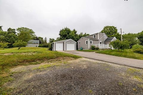16 Maple St, Mendon, MA 01756 photo 6