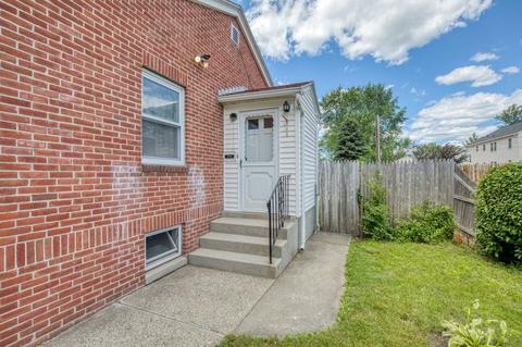 485 Hamilton St, Worcester, MA 01604 photo 24