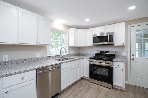 22 Hadley St, Springfield, MA 01118 photo 16