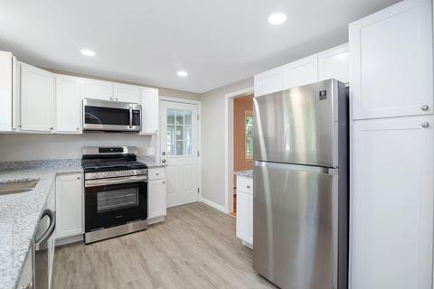 22 Hadley St, Springfield, MA 01118 photo 15