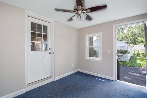 22 Hadley St, Springfield, MA 01118 photo 11